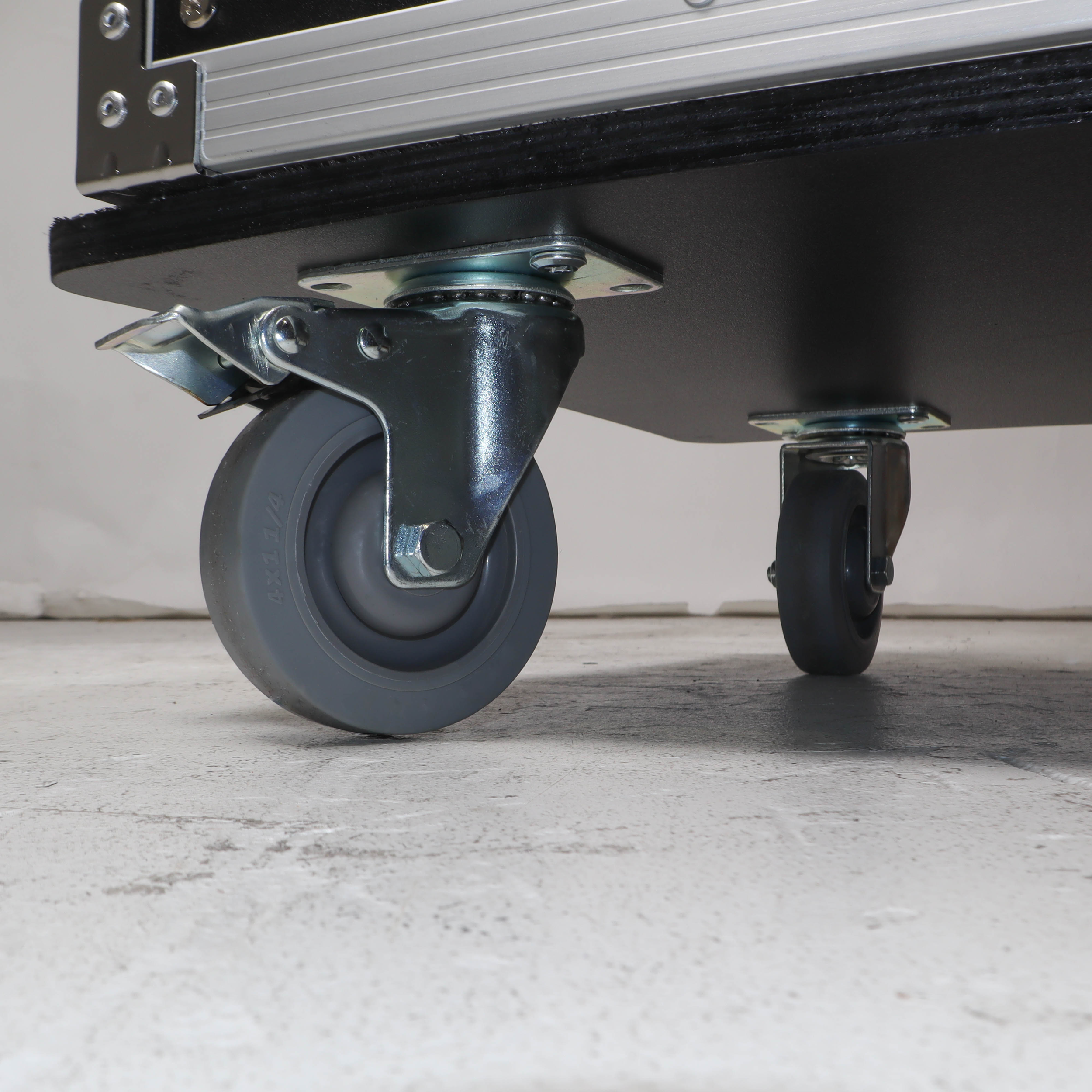 ProX 18U 19 Deep Rack with Casters